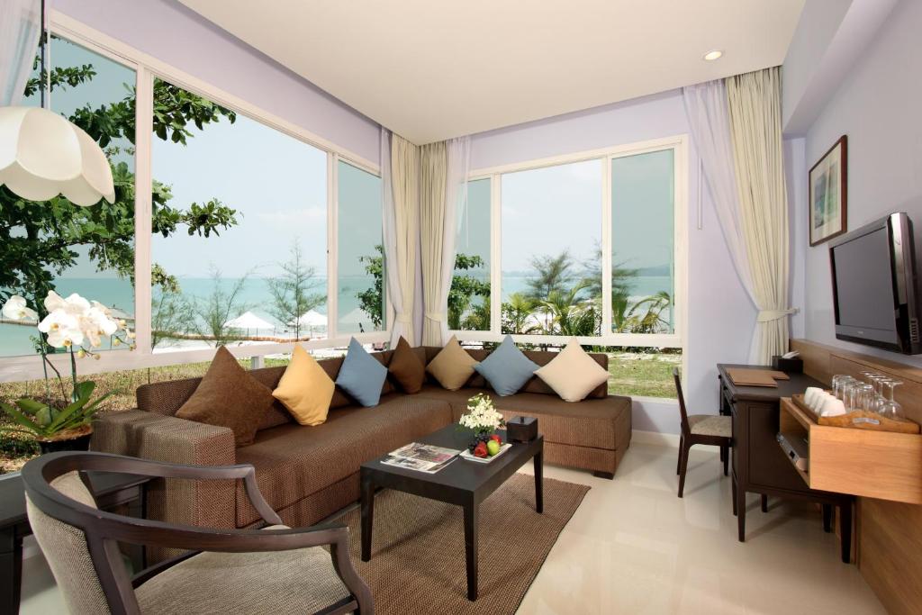 Kantary Beach Hotel Villas & Suites - SHA Plus Certified