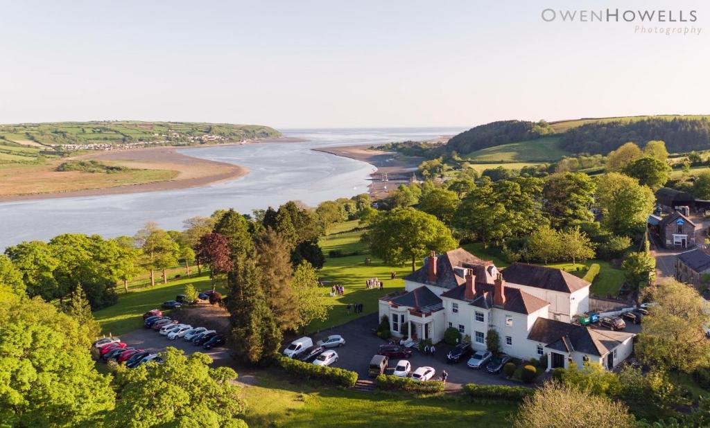 Mansion House Llansteffan